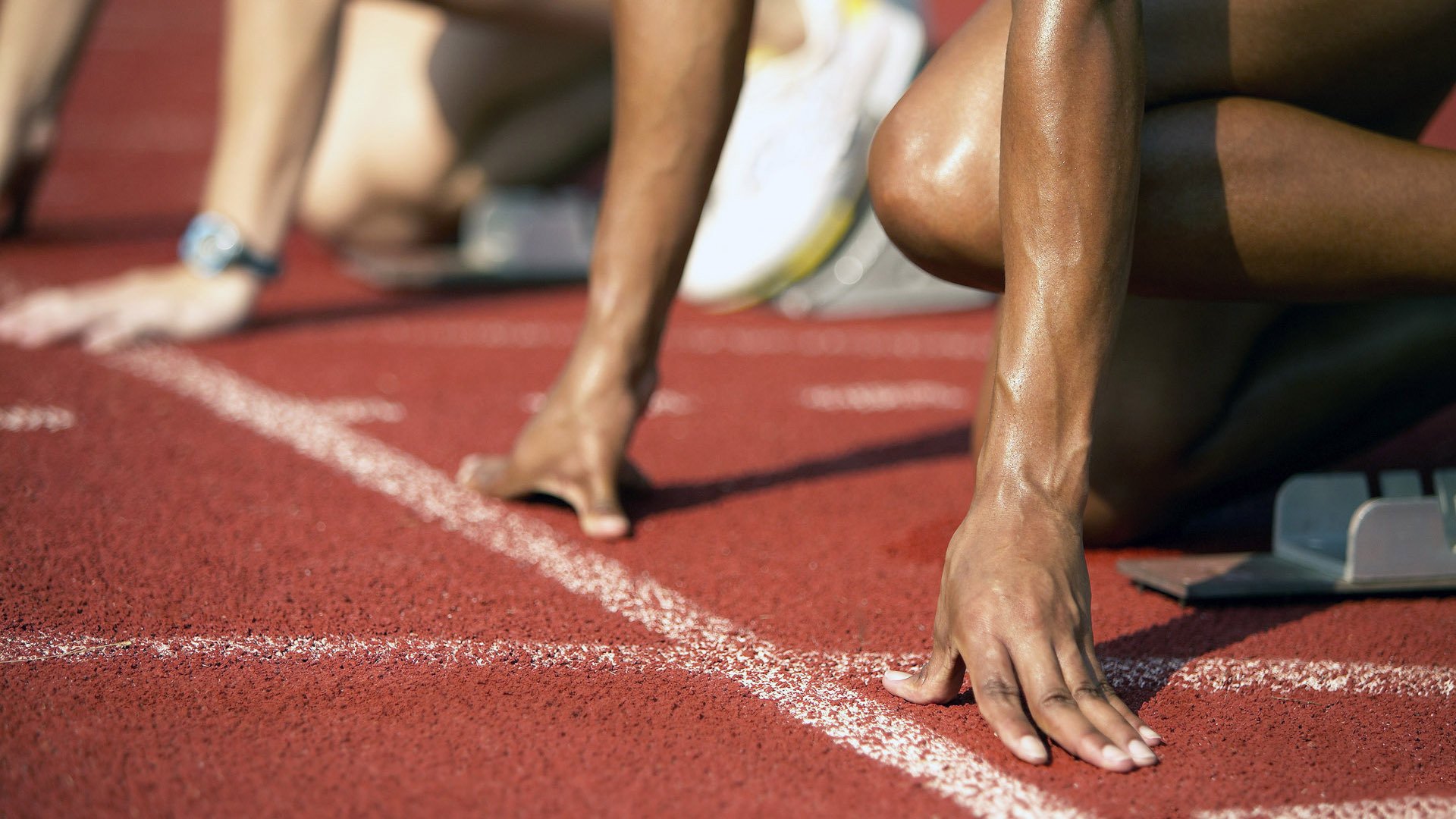 CBA球员用拼搏赢得掌声,cba篮球运动员